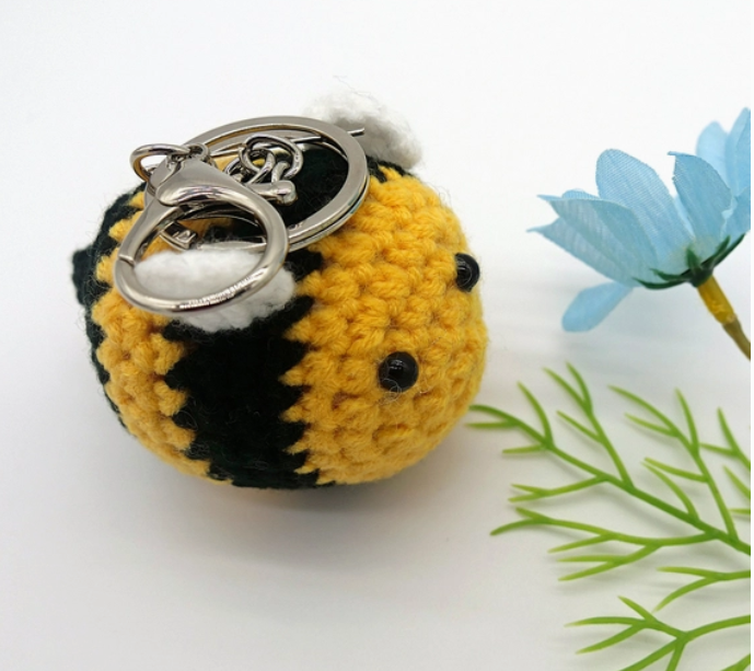 Bee Keychain crochet